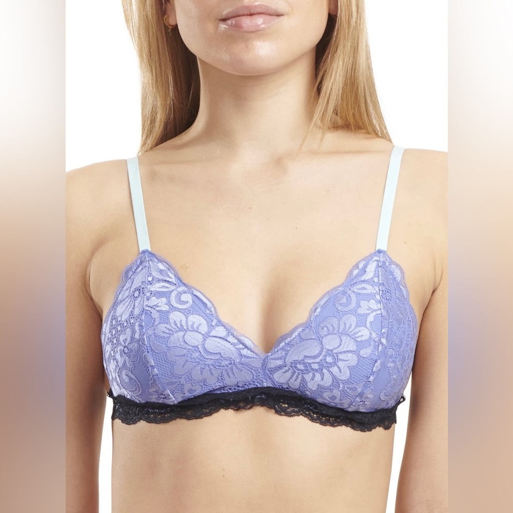 Juniors' Color Pop Triangle
Lace Bralette